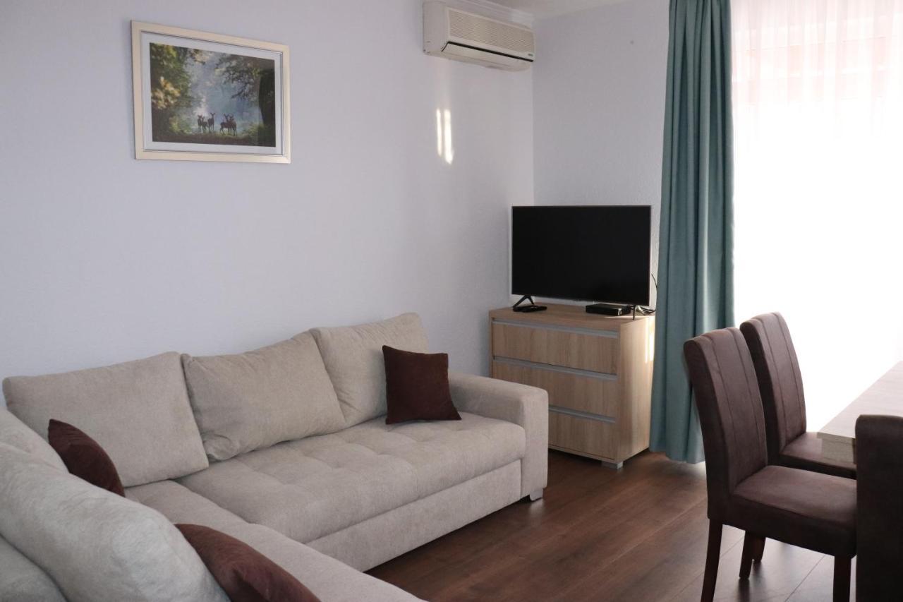 Liget Apartmanhaz Kehidakustány Exteriör bild