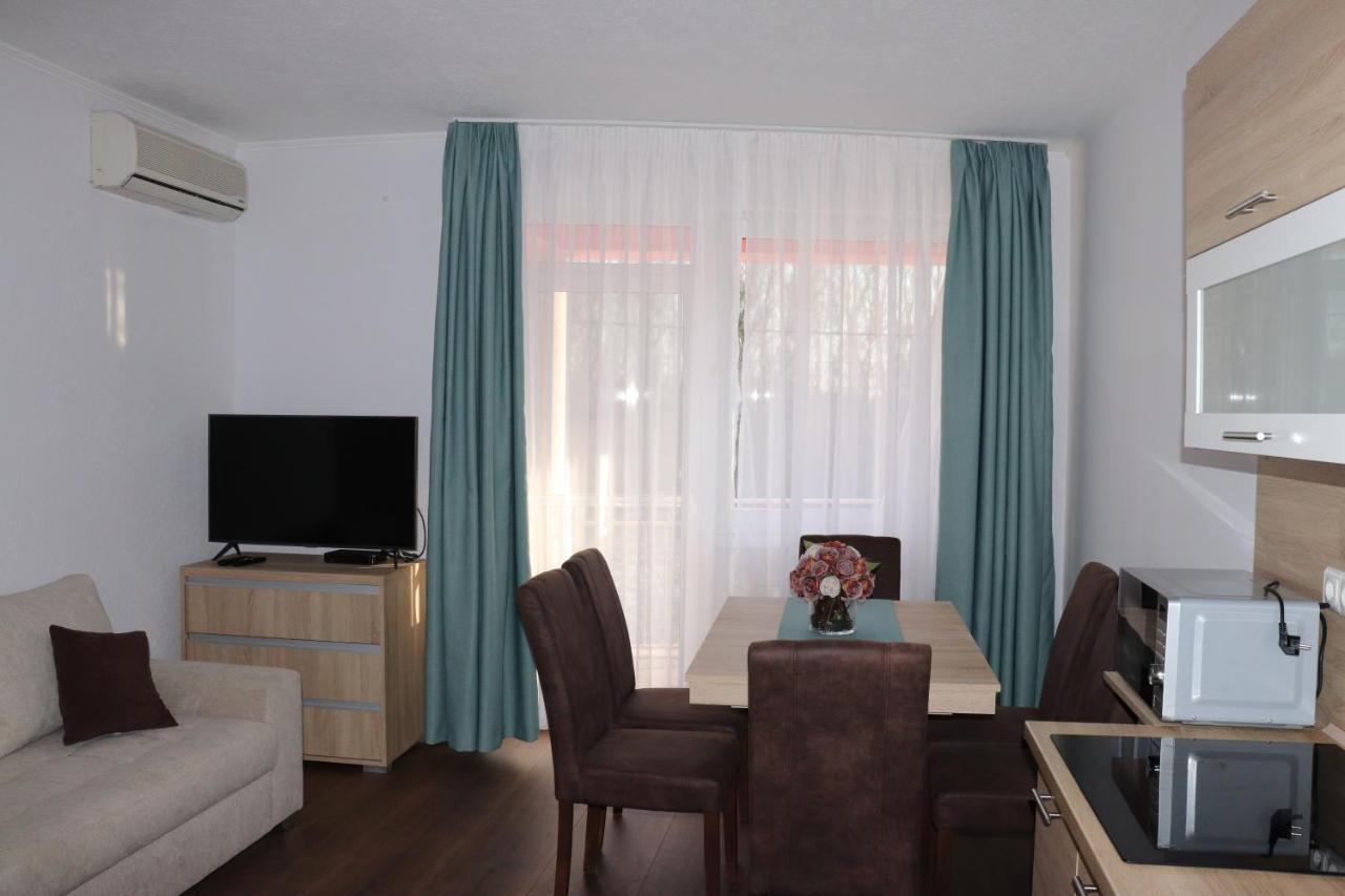 Liget Apartmanhaz Kehidakustány Exteriör bild
