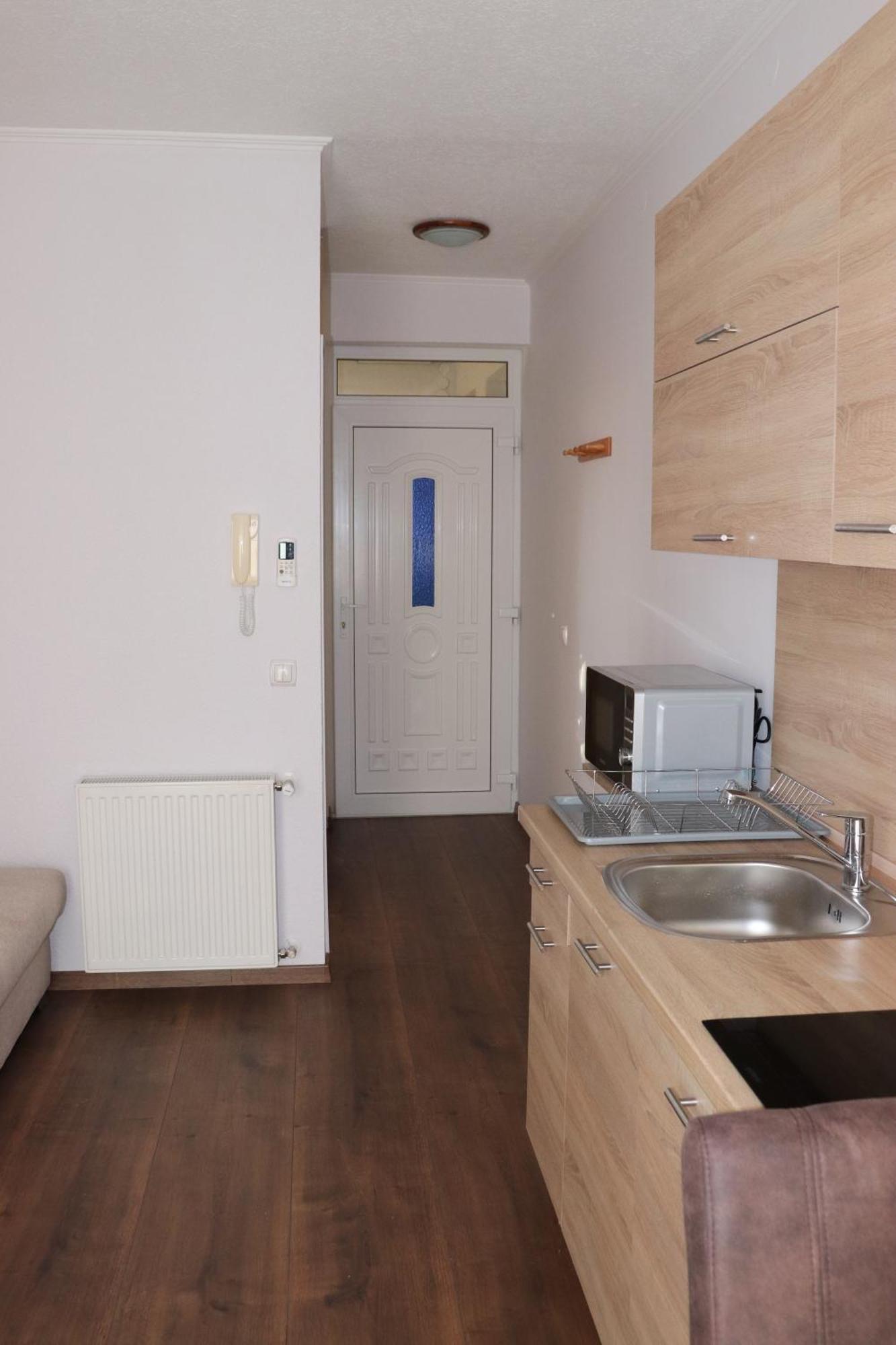 Liget Apartmanhaz Kehidakustány Exteriör bild