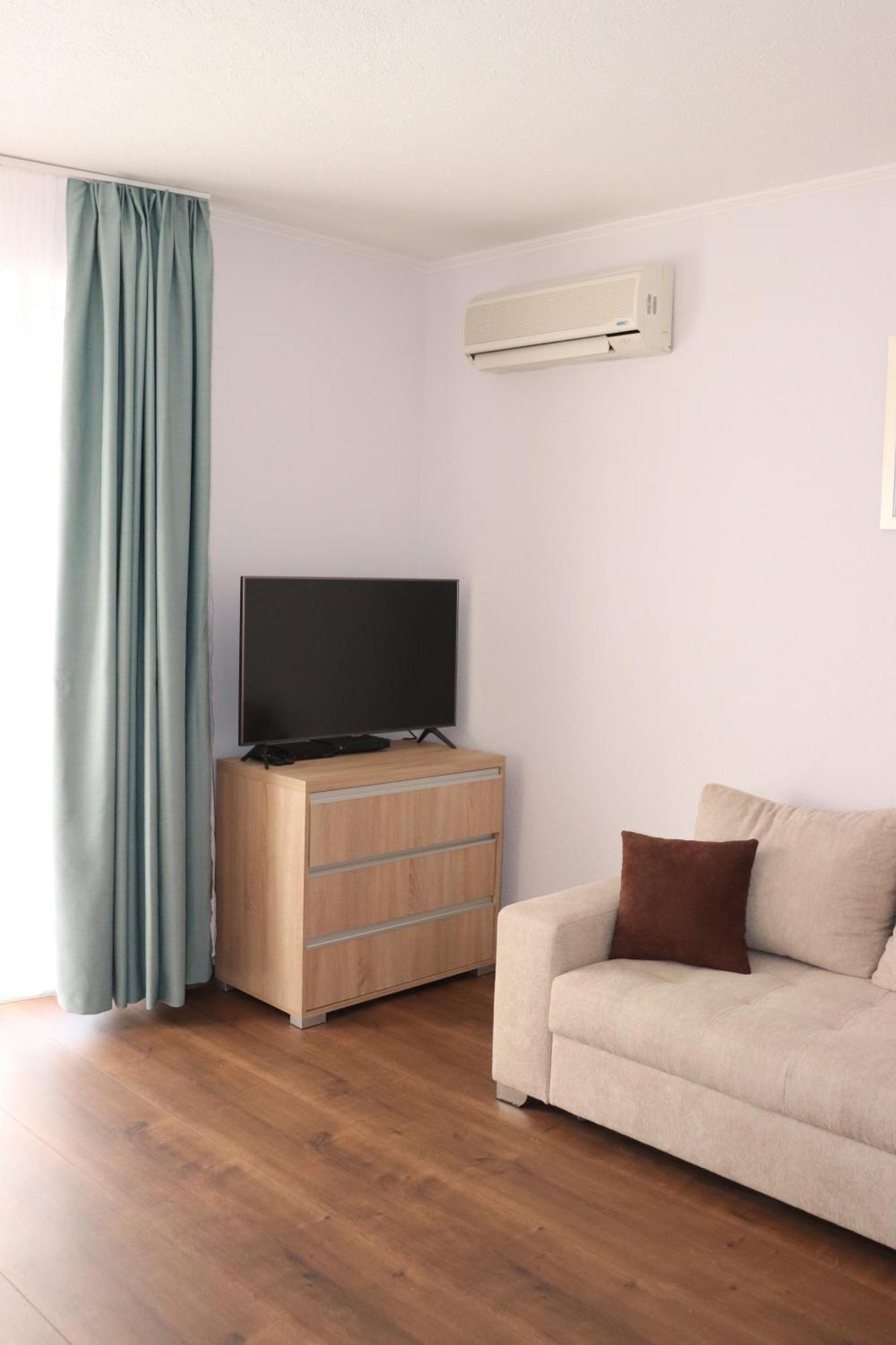 Liget Apartmanhaz Kehidakustány Exteriör bild