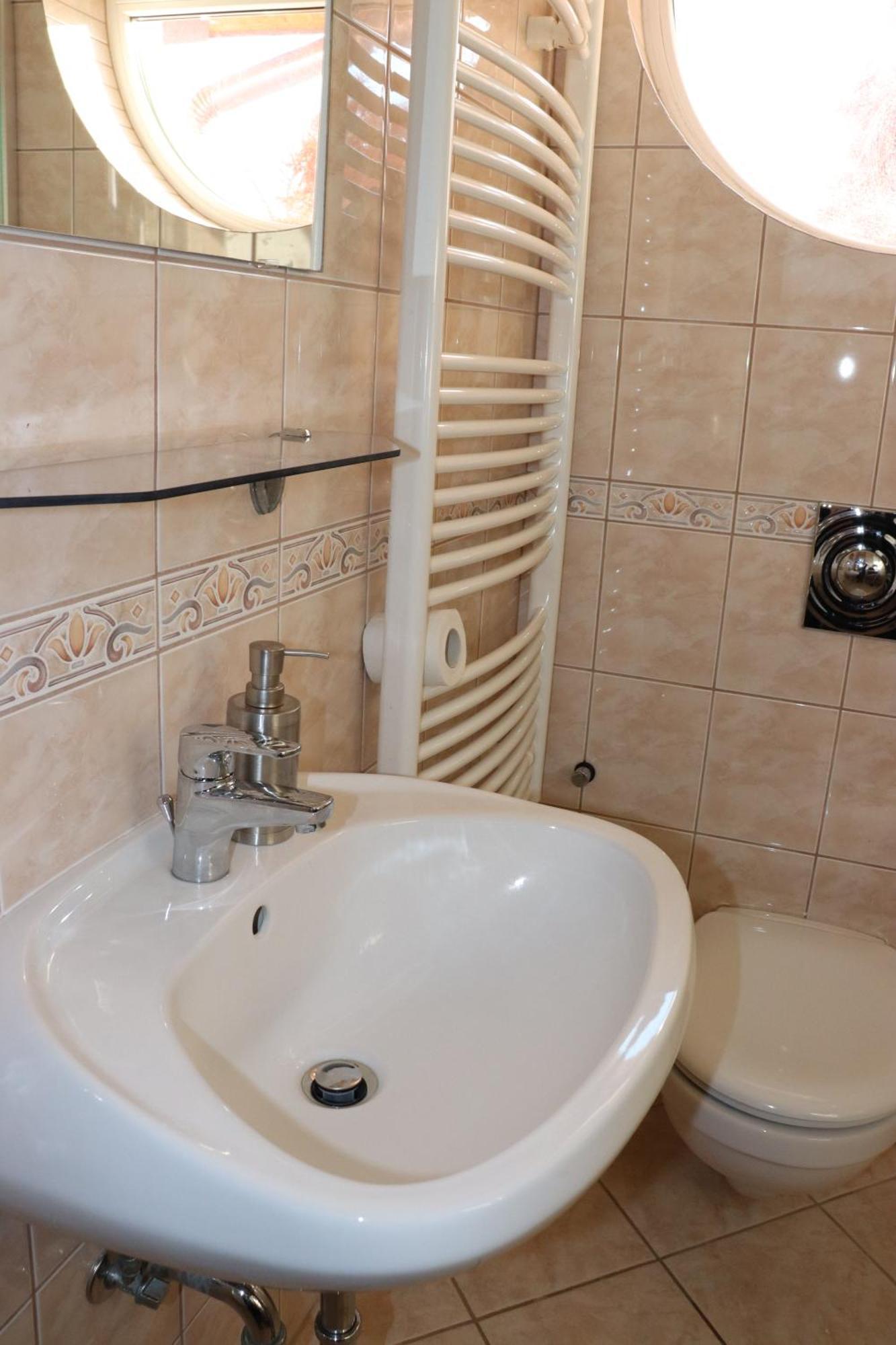 Liget Apartmanhaz Kehidakustány Exteriör bild