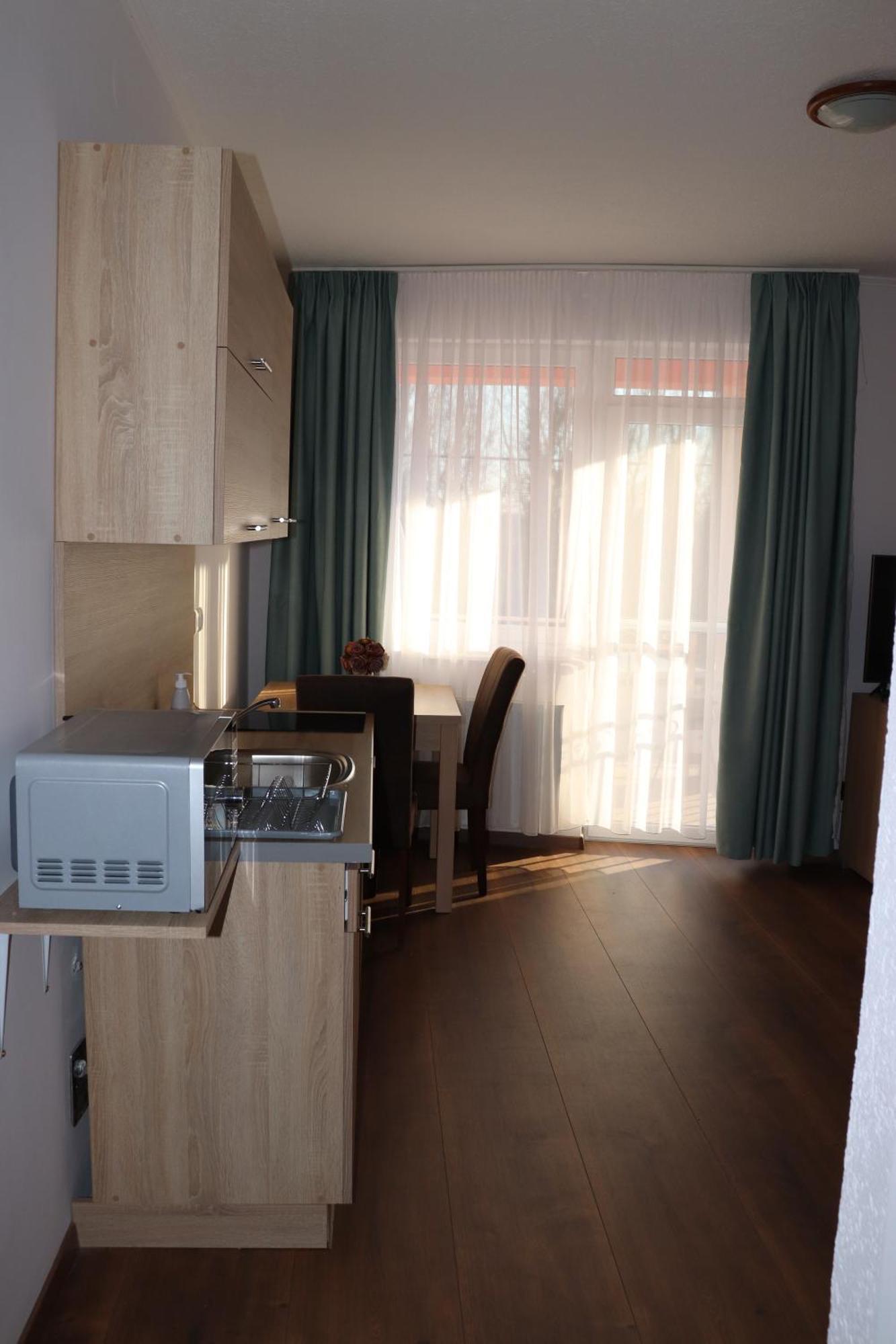 Liget Apartmanhaz Kehidakustány Exteriör bild